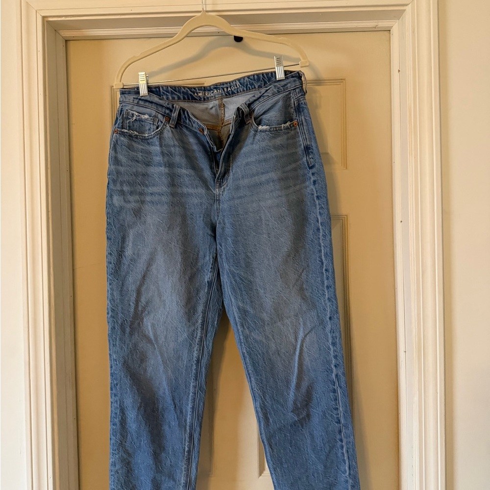 American Eagle Outfitters Mom Jean
